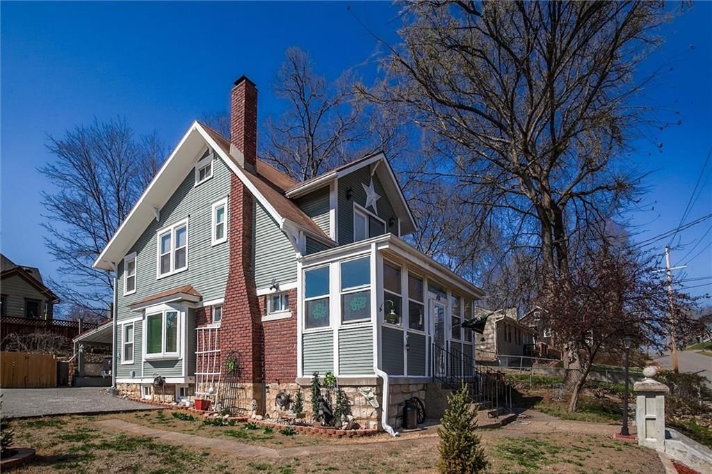 408 N Lightburne Street — photo 3