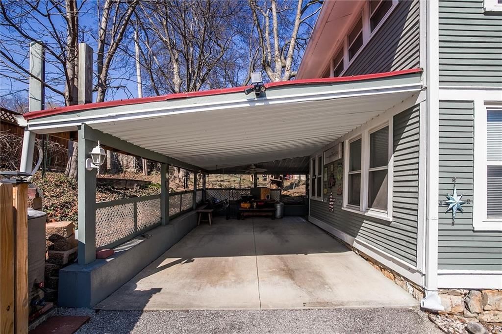 408 N Lightburne Street — photo 6