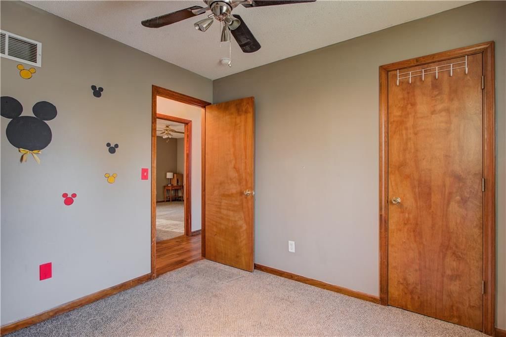 202 N Texas Street — photo 22