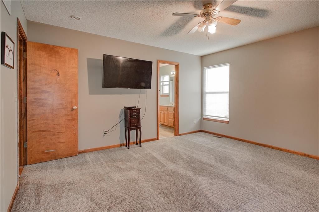 202 N Texas Street — photo 26