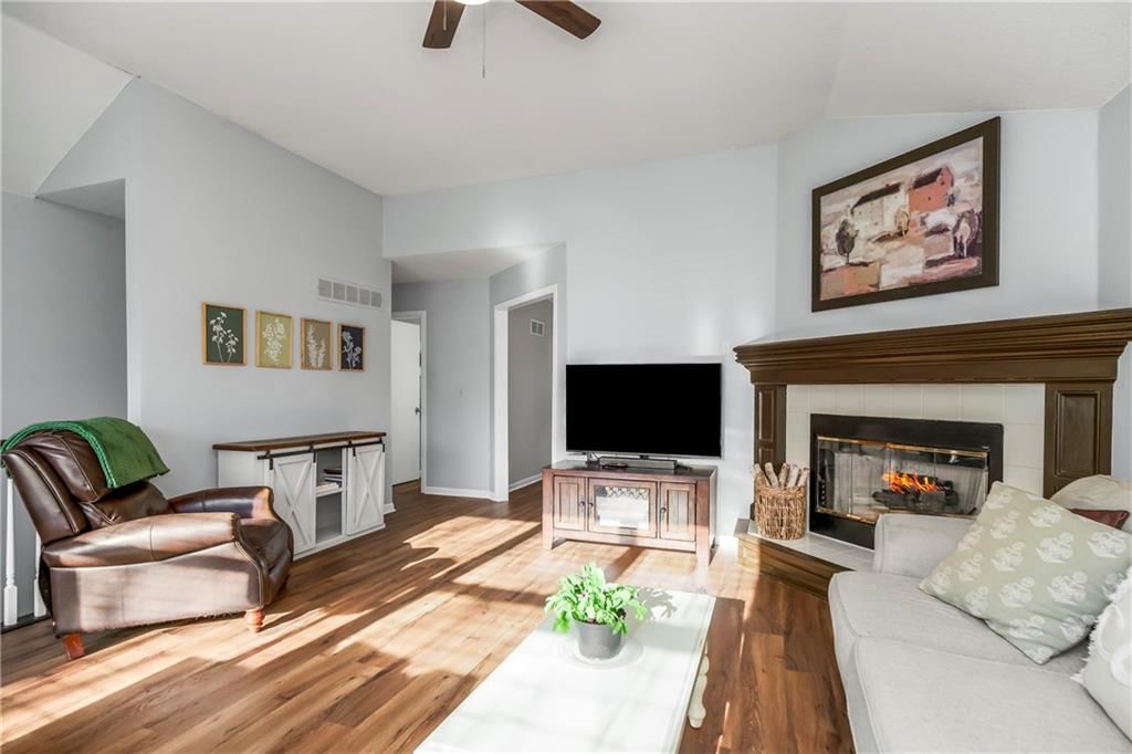6272 N Holly Street — photo 7