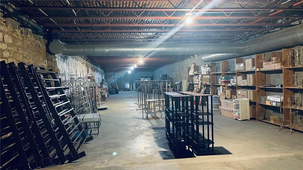 514 Commercial Street — photo 44