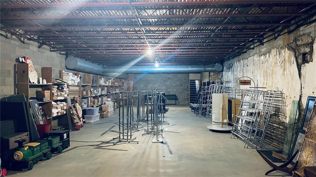 514 Commercial Street — photo 46