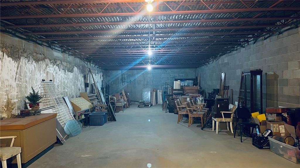 514 Commercial Street — photo 48