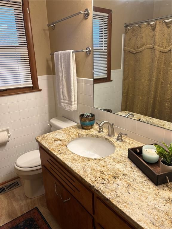 719 S Larson Avenue — photo 17