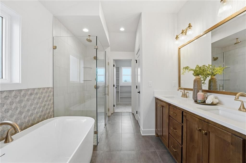 10411 N Liberty Street — photo 30