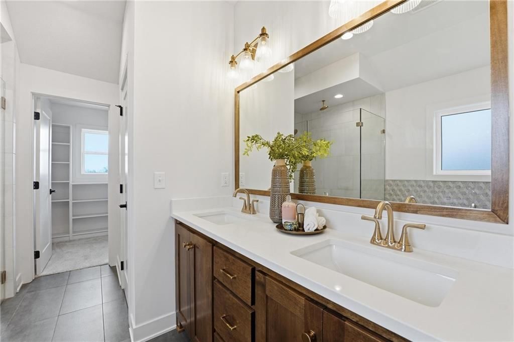 10411 N Liberty Street — photo 31