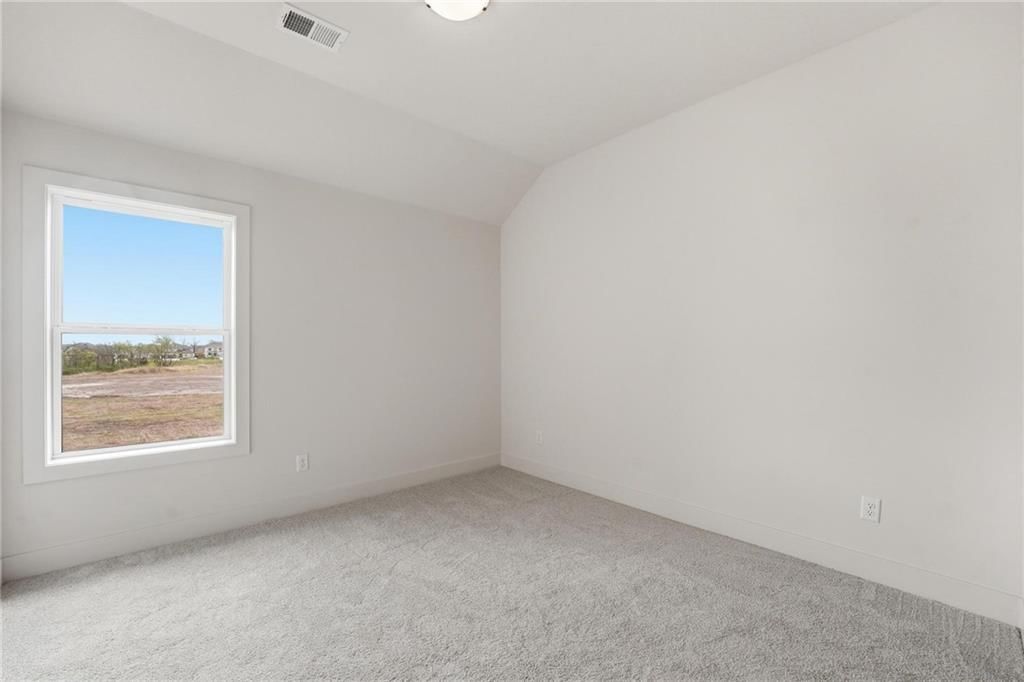 10411 N Liberty Street — photo 38