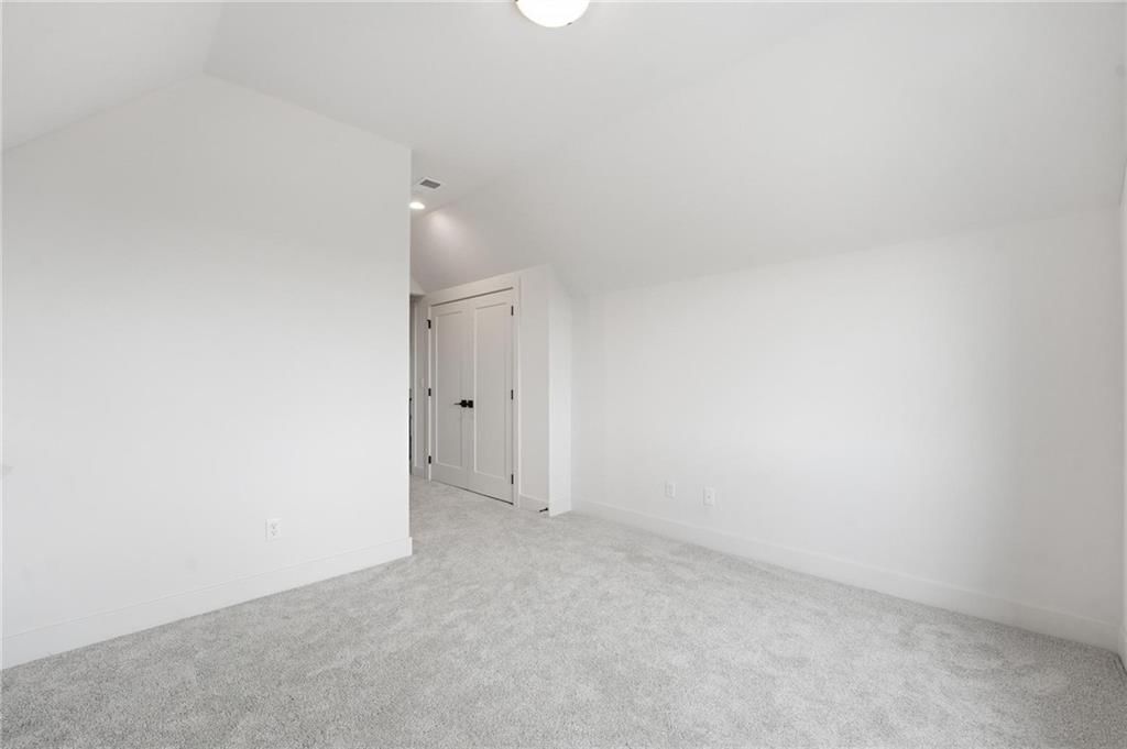 10411 N Liberty Street — photo 41