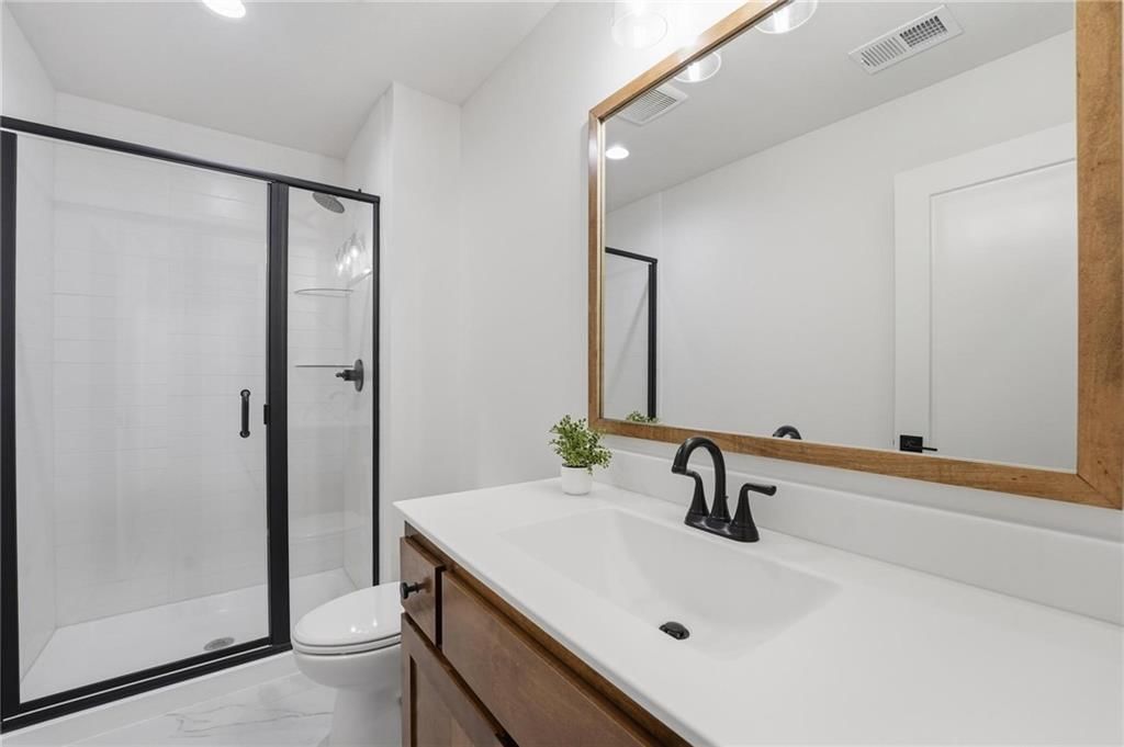 10411 N Liberty Street — photo 42