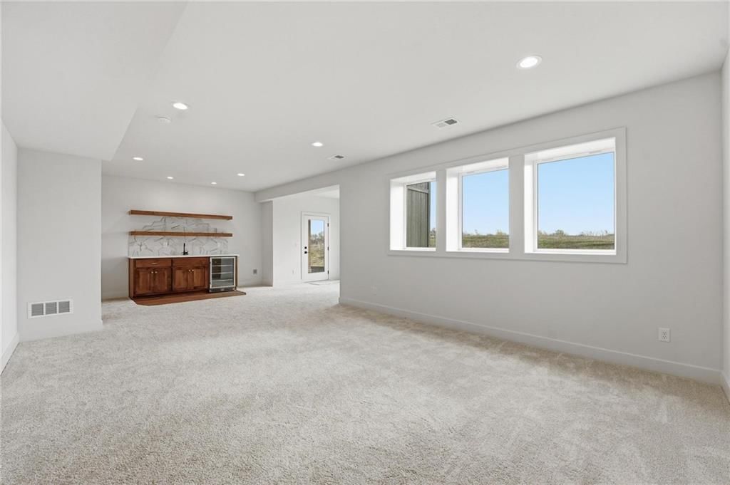 10411 N Liberty Street — photo 43