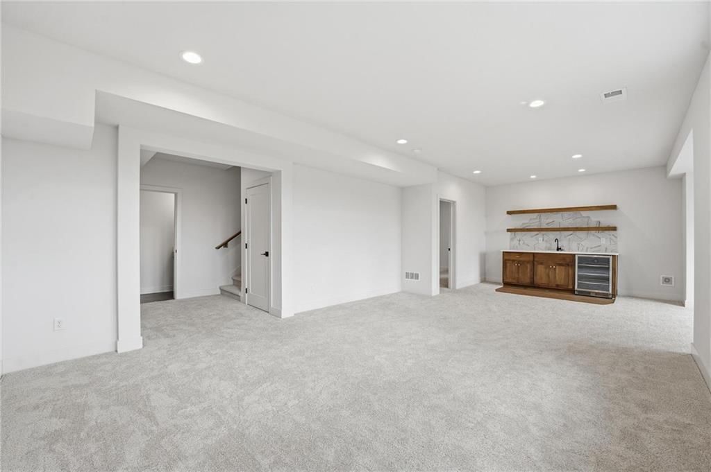 10411 N Liberty Street — photo 44