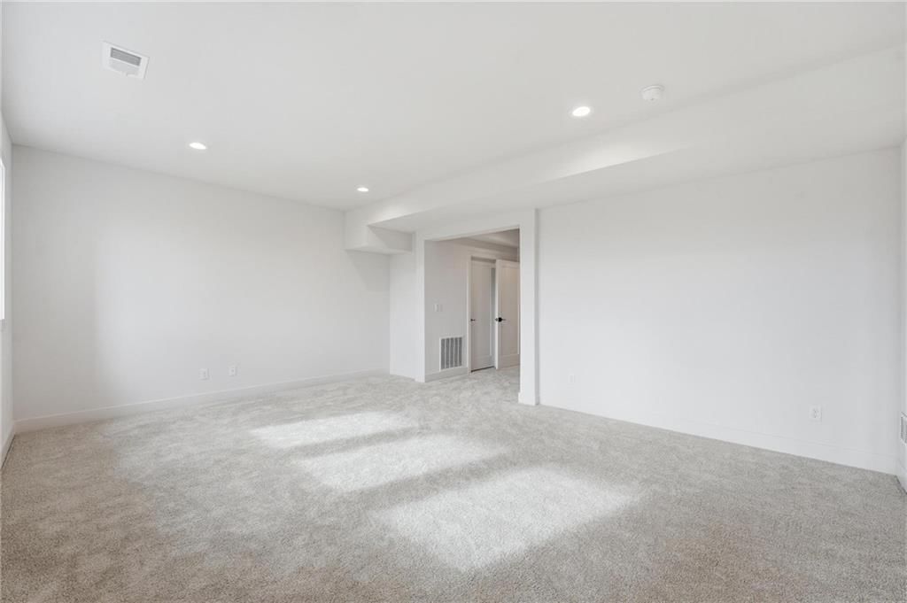 10411 N Liberty Street — photo 45