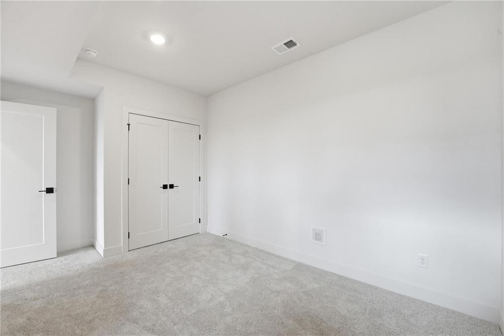 10411 N Liberty Street — photo 50