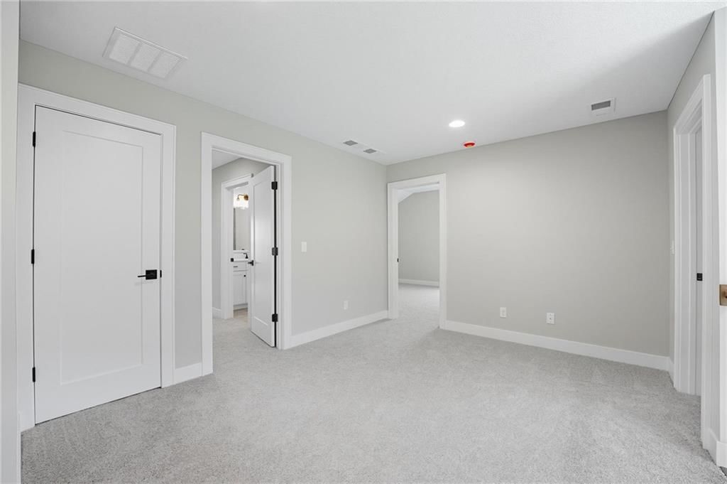 10407 N Liberty Street — photo 29