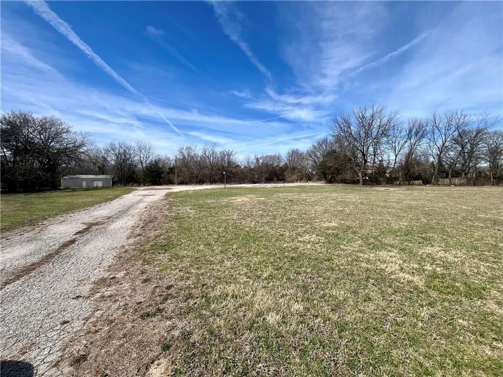 19206 Metcalf Avenue — photo 9