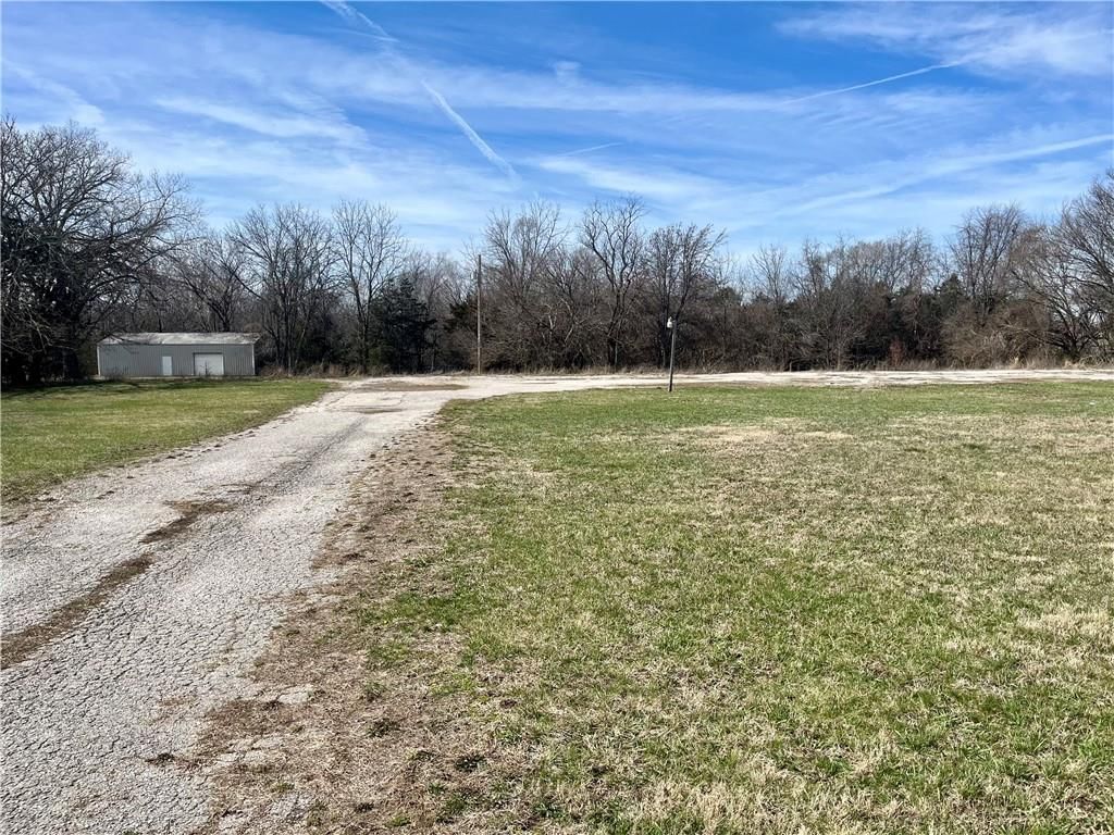 19206 Metcalf Avenue — photo 10