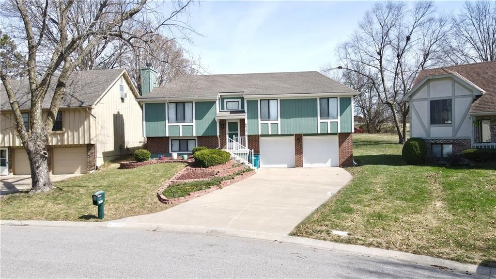6813 E 144th Place, Grandview, MO