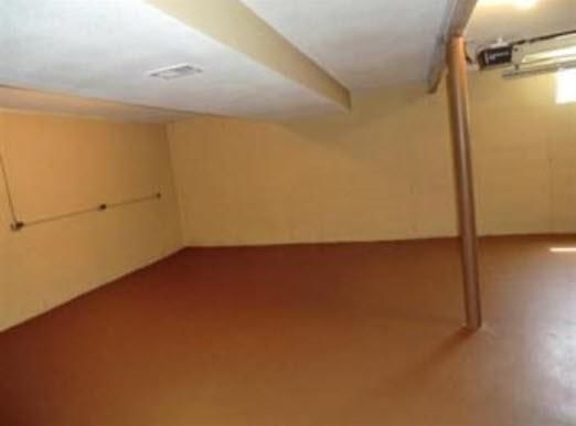 10716 BELLAIRE Avenue — photo 9