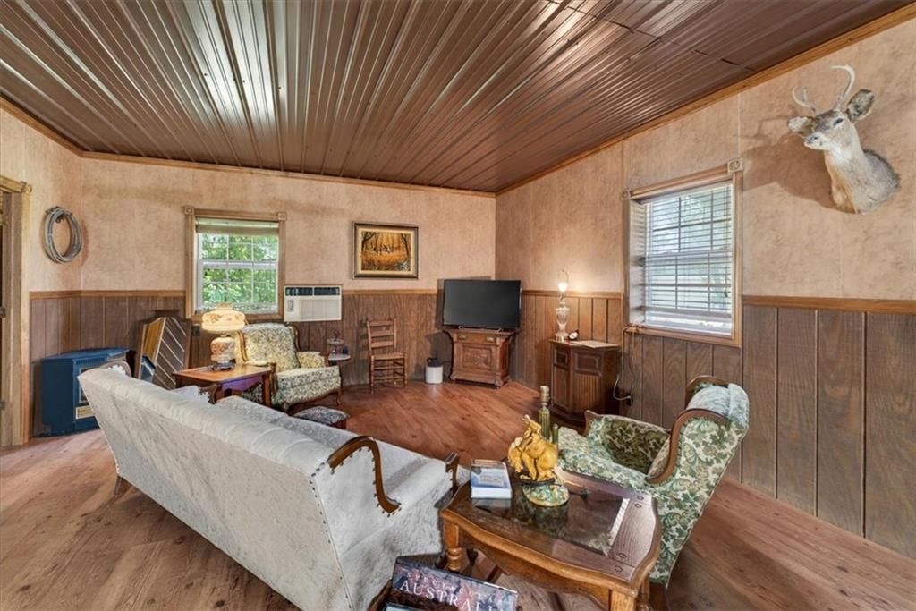 9818 Ogle Road — photo 33