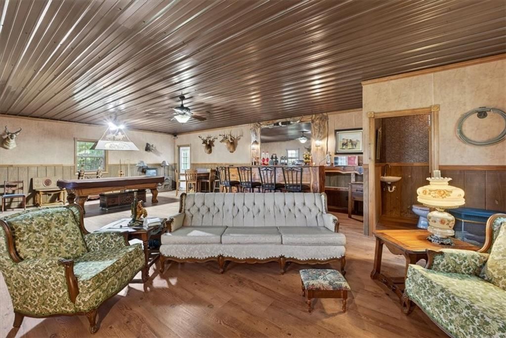 9818 Ogle Road — photo 34