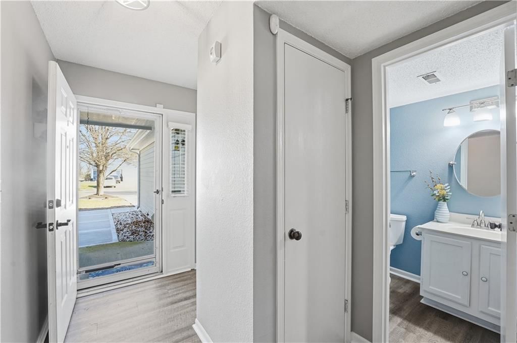 5683 NW Plantation Lane — photo 3