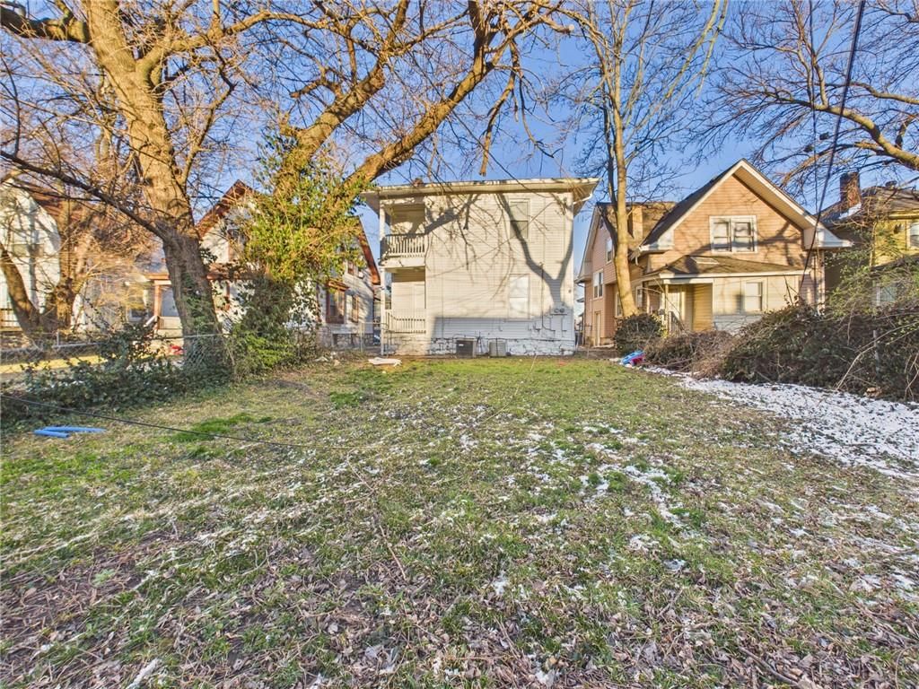 2424 Norton Avenue — photo 31