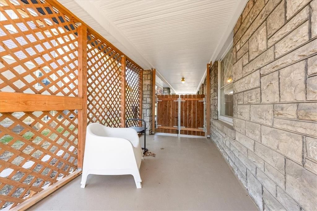 2819 Campbell Street — photo 32