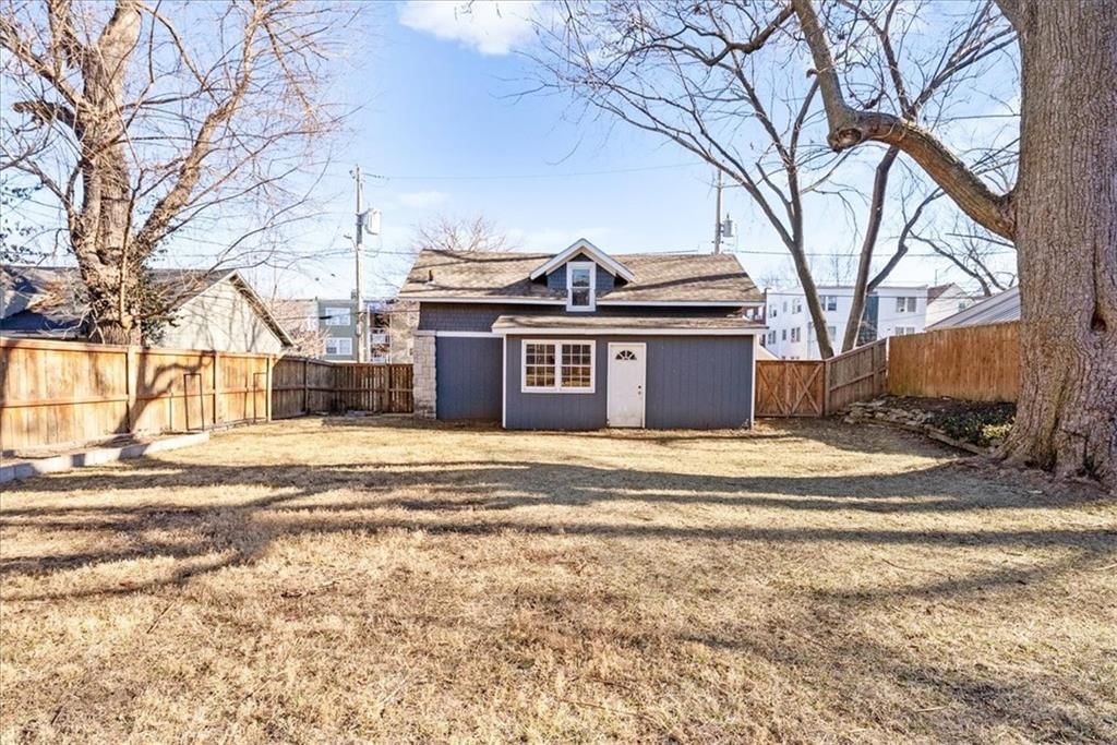 2819 Campbell Street — photo 37