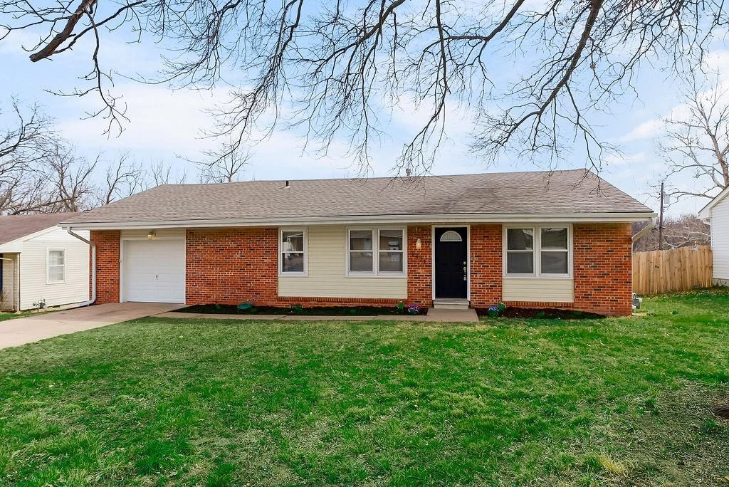 1421 Cherokee Street, Leavenworth, KS