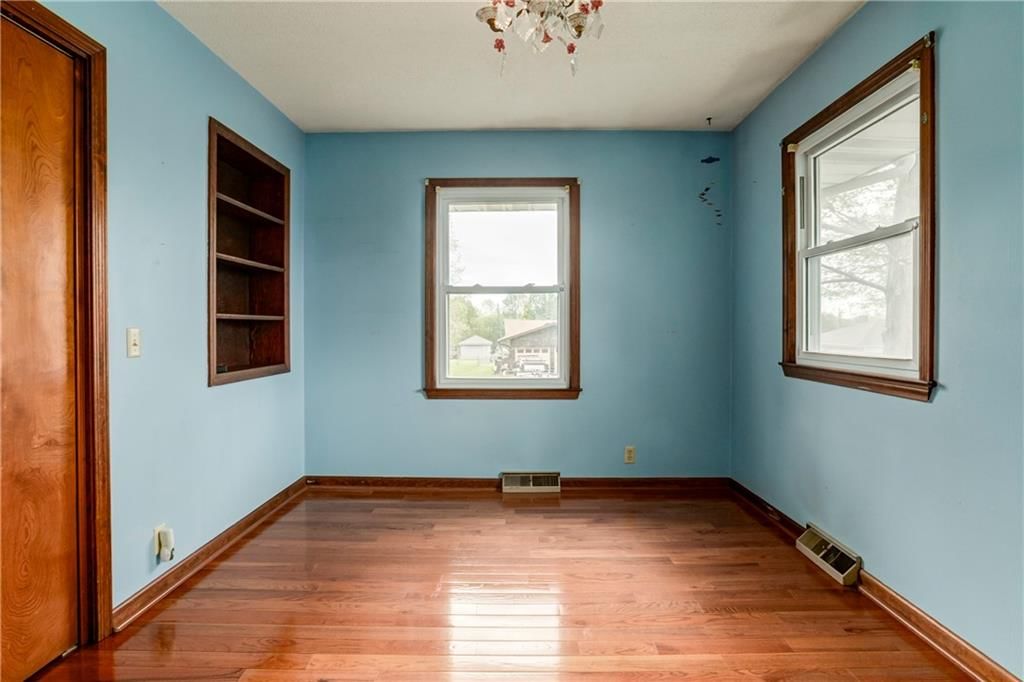 881 E 1st Street — photo 19