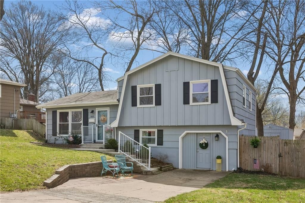 1605 NE 62nd Terrace — photo 3