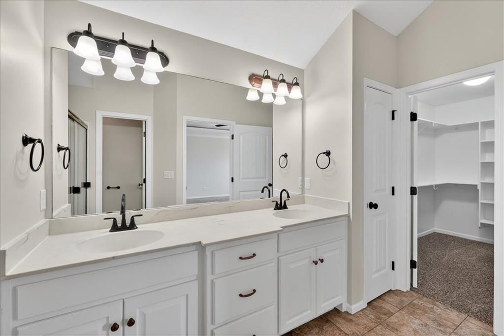 4726 Chester Avenue — photo 25
