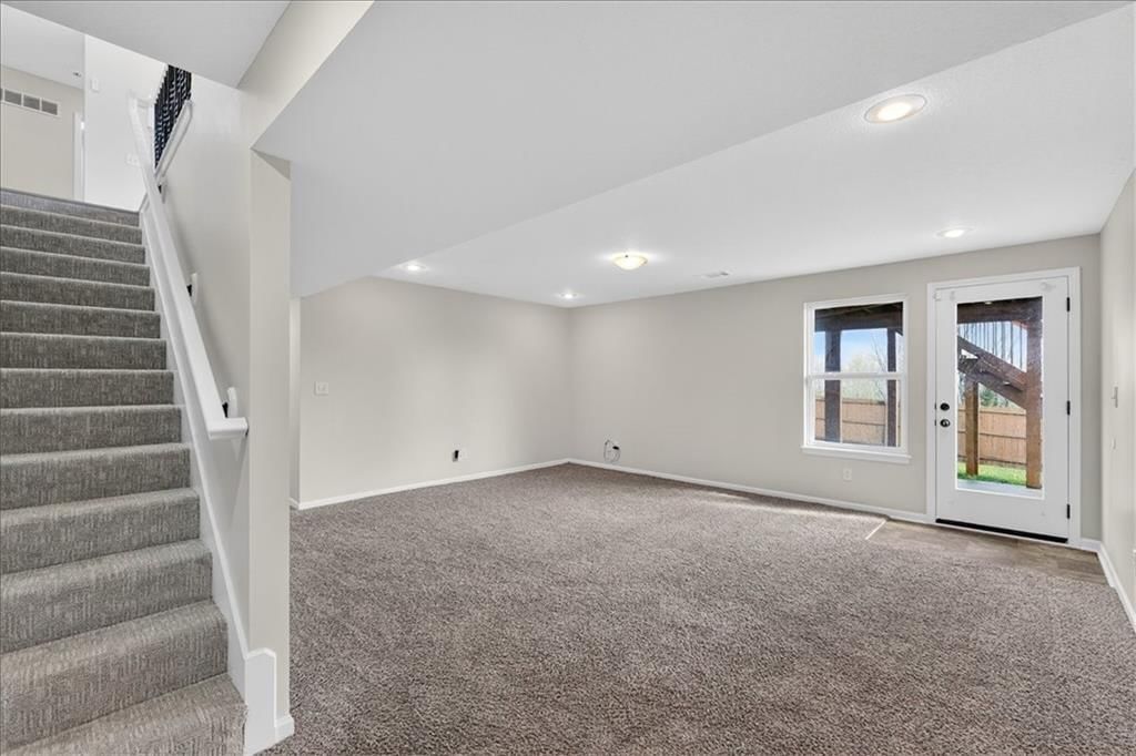 4726 Chester Avenue — photo 32