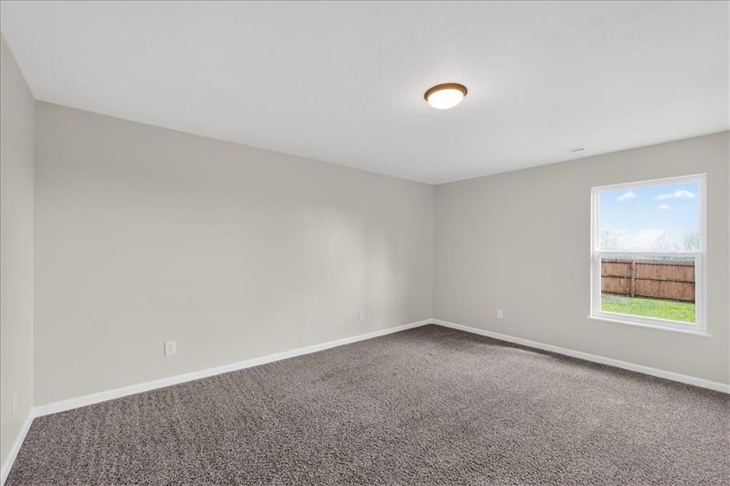 4726 Chester Avenue — photo 40
