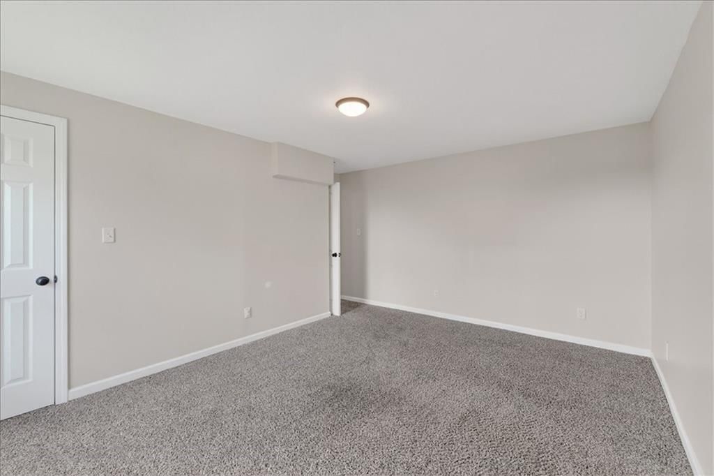 4726 Chester Avenue — photo 42