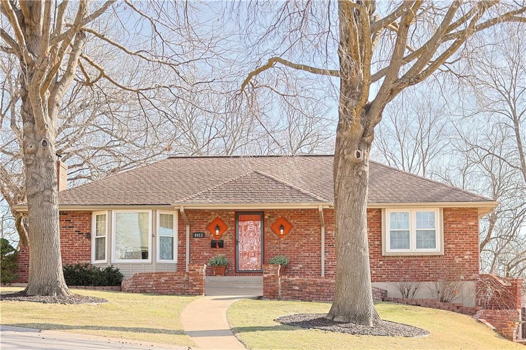 6913 Englewood Avenue, Raytown, MO