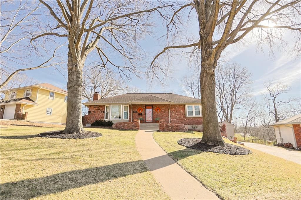 6913 Englewood Avenue — photo 3