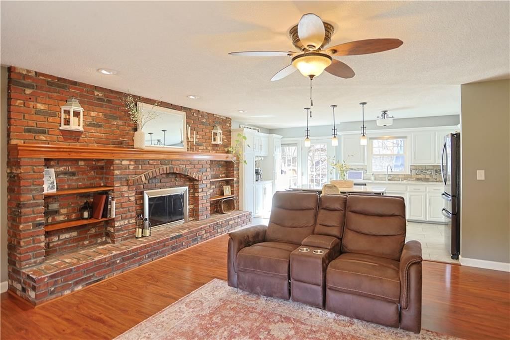 6913 Englewood Avenue — photo 7