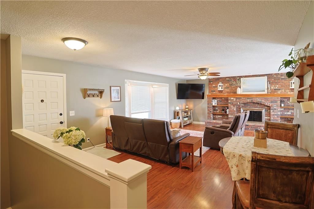 6913 Englewood Avenue — photo 22