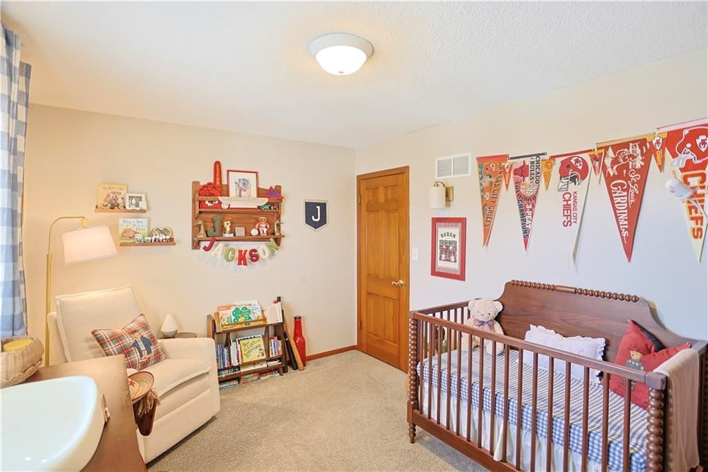 6913 Englewood Avenue — photo 25