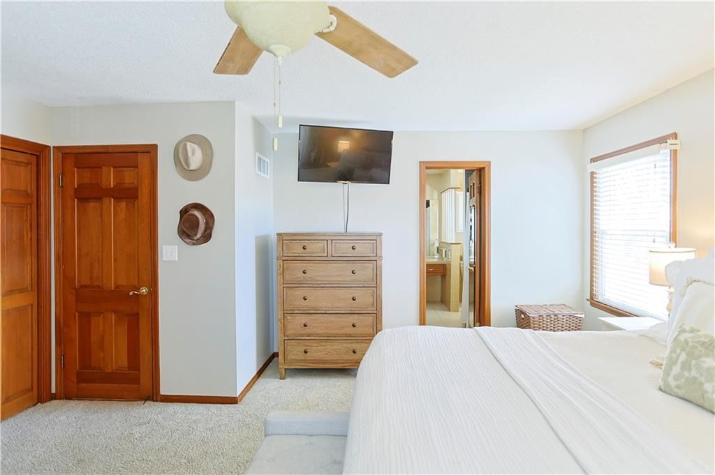 6913 Englewood Avenue — photo 31