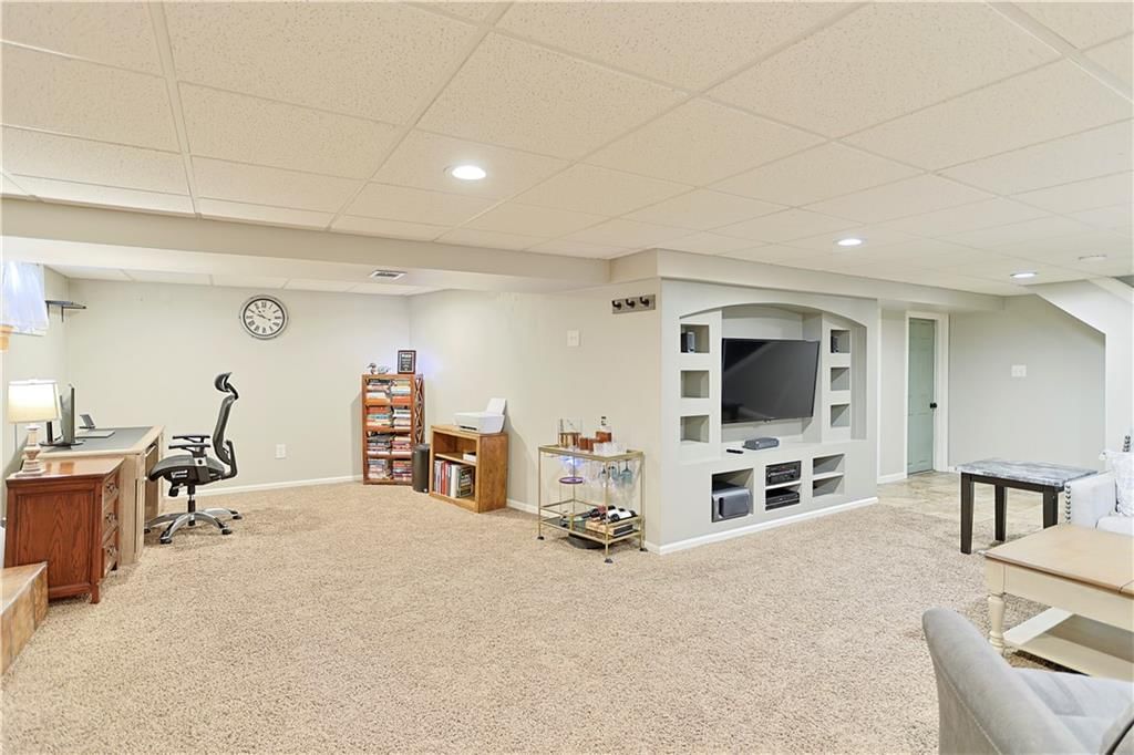 6913 Englewood Avenue — photo 40