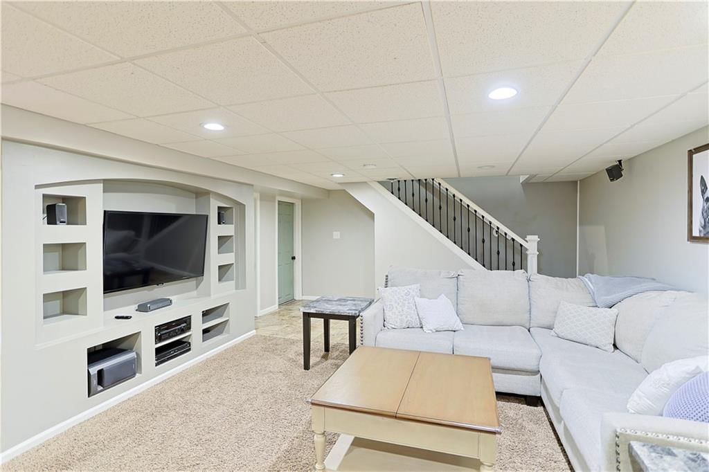 6913 Englewood Avenue — photo 41