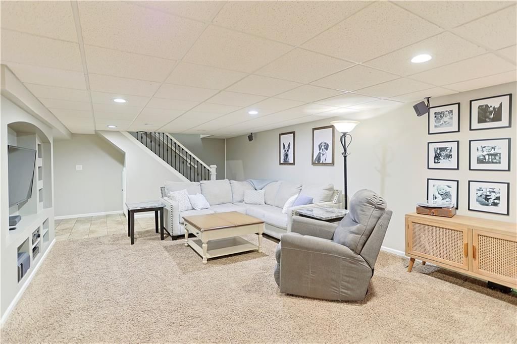 6913 Englewood Avenue — photo 42
