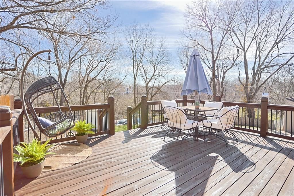 6913 Englewood Avenue — photo 45