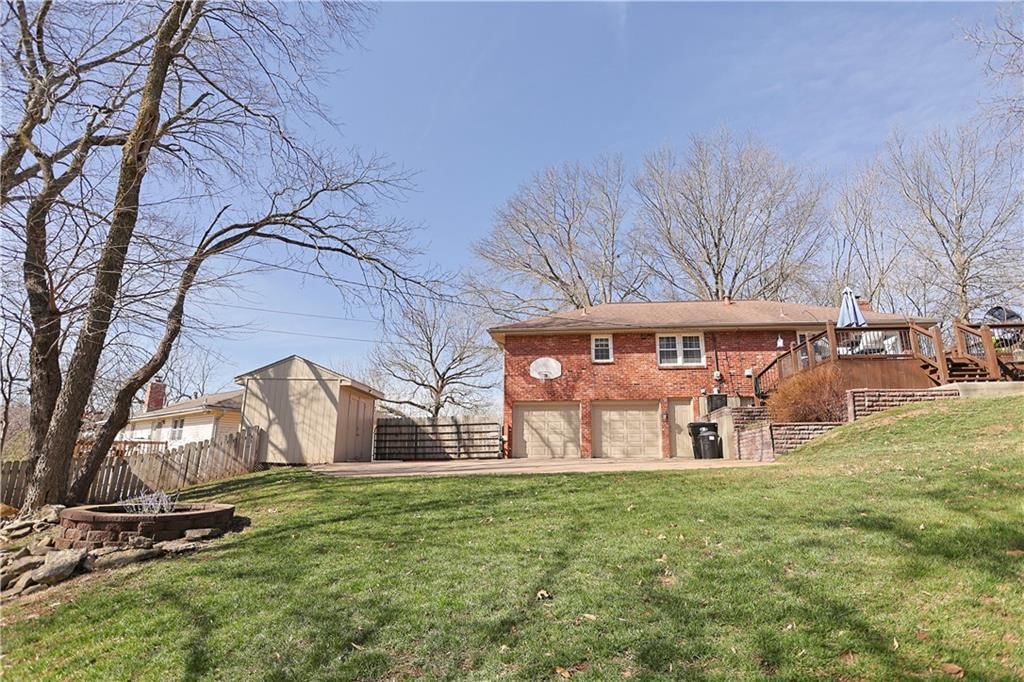 6913 Englewood Avenue — photo 52