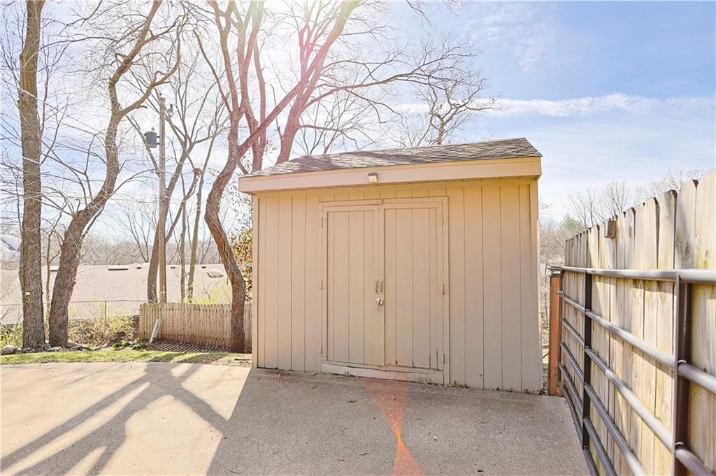 6913 Englewood Avenue — photo 54