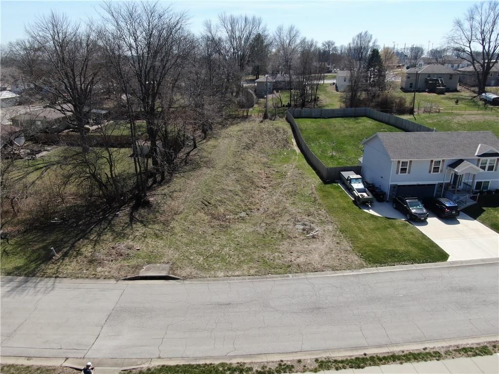 1314 Lawndale Avenue — photo 3