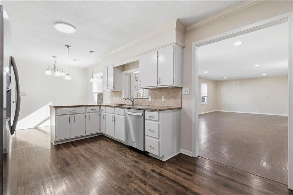 7301 Woodson Street — photo 12